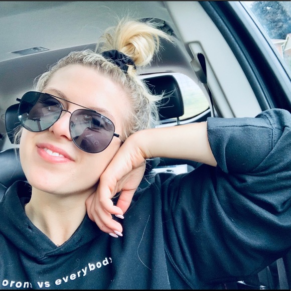 Meet your Posher, Kim - Picture 1 of 1